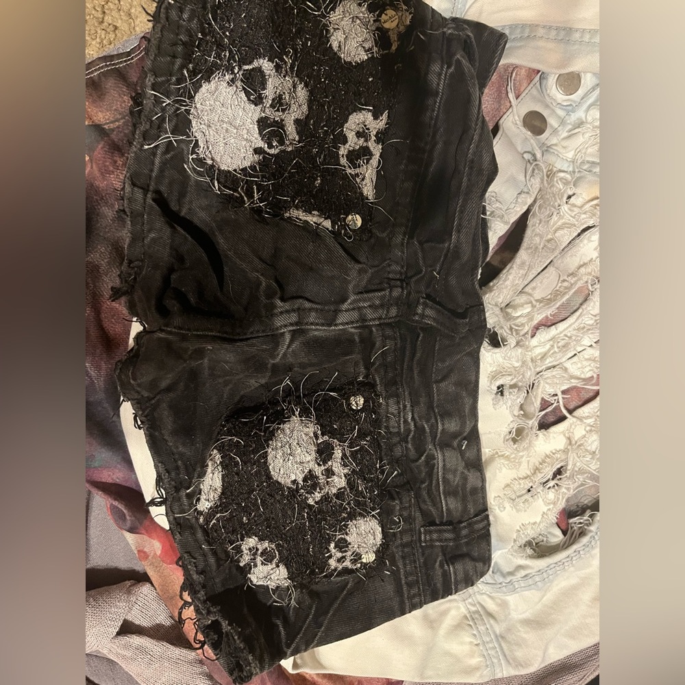 Gothic Skull Destroyed Shorts Size 0